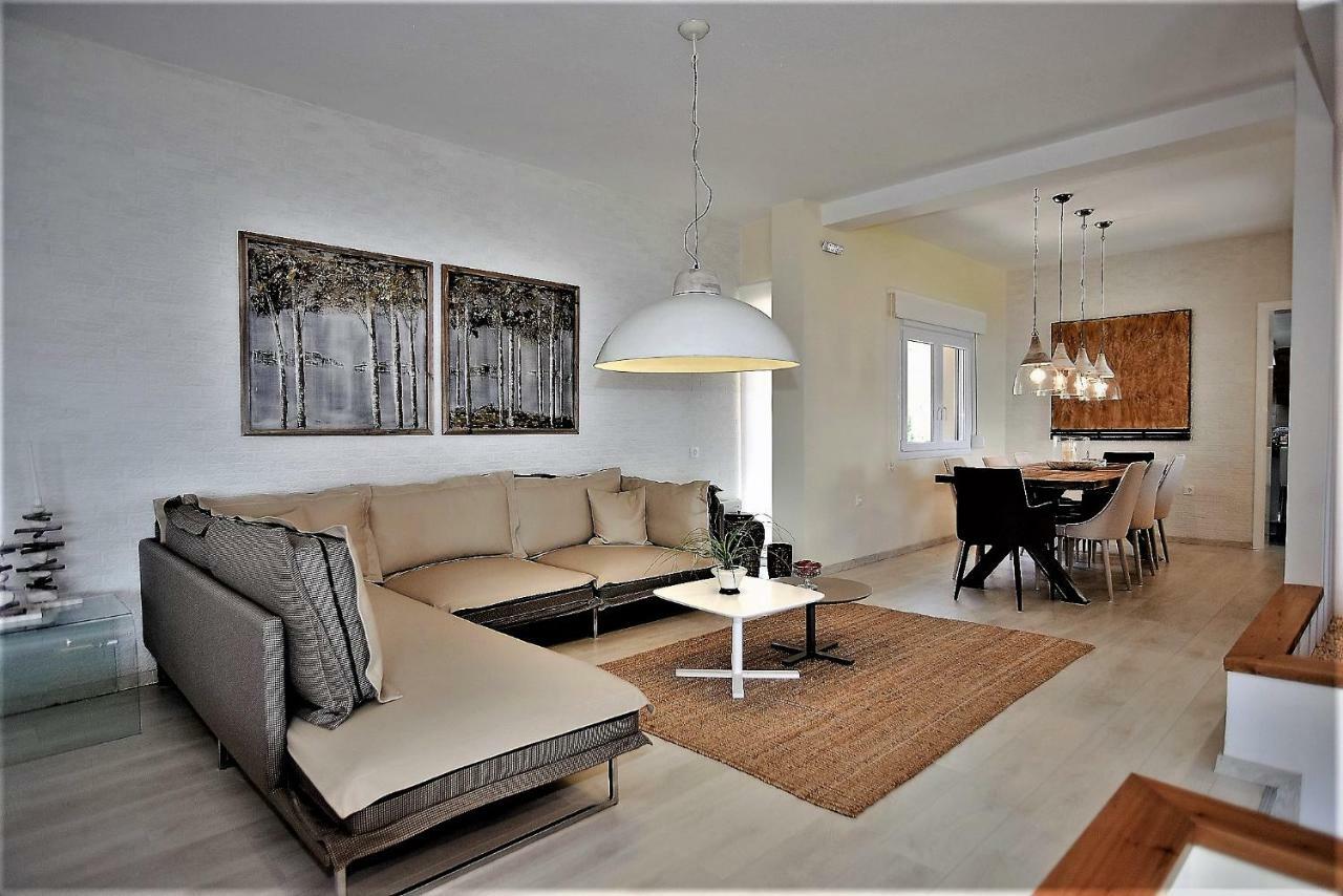 Villa Rodea Rodhia  ภายนอก รูปภาพ